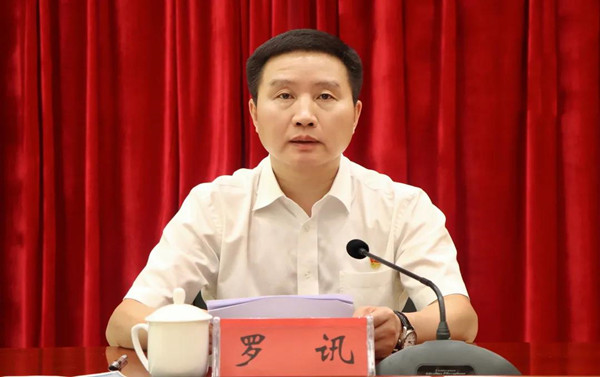 县委书记4.jpg 县委书记4.jpg